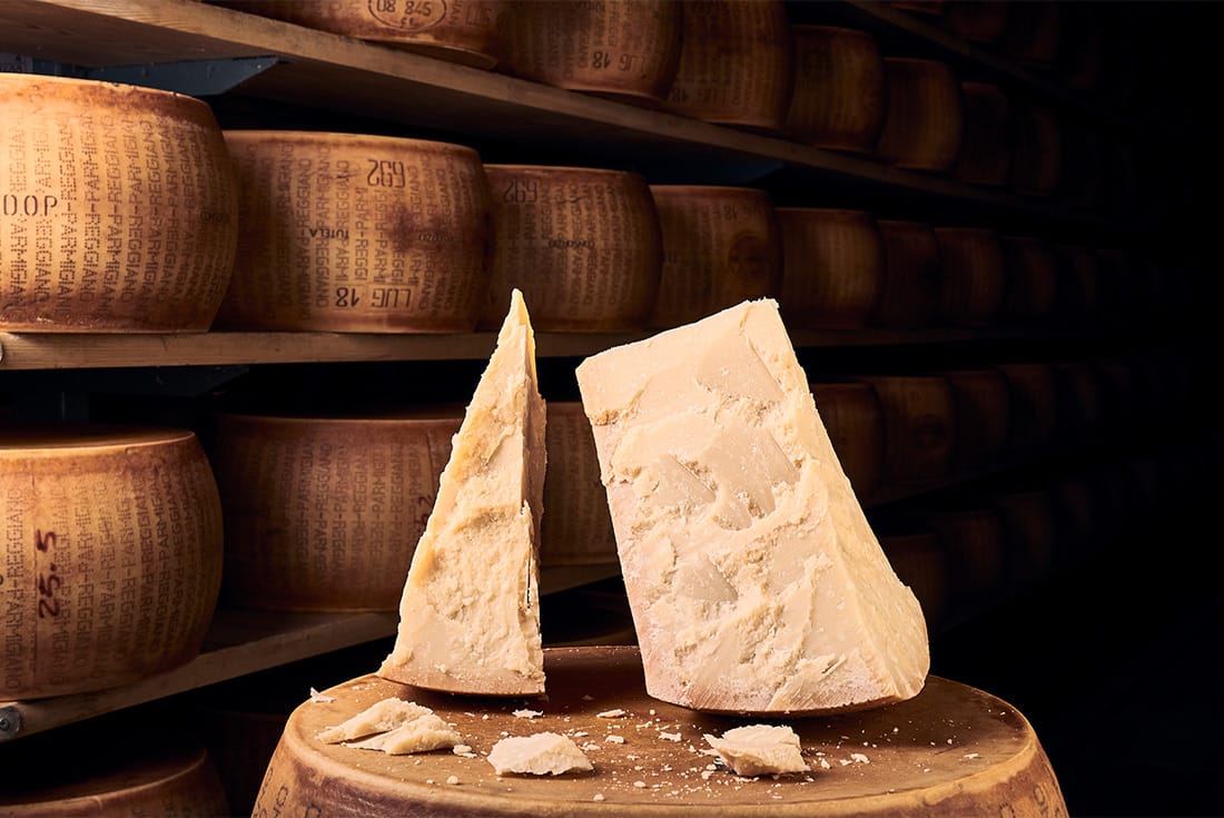 Il Parmigiano contiene carboidrati?