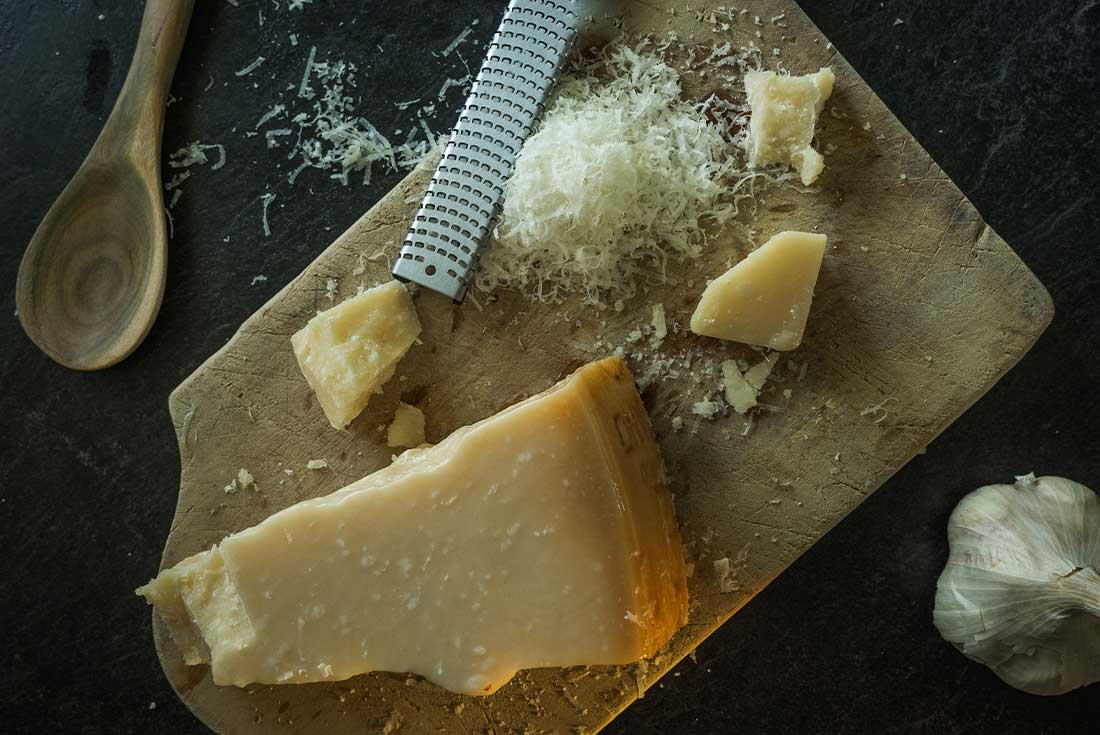 Parmigiano diventato duro: come riutilizzarlo