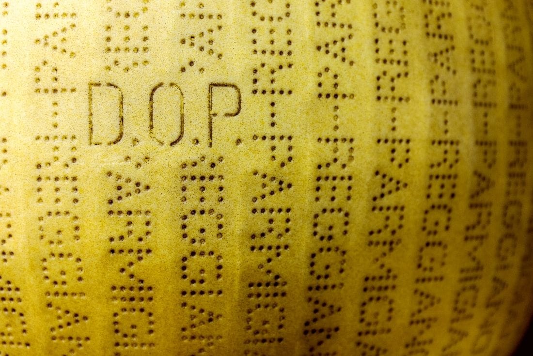 Perché il Parmigiano Reggiano si chiama così?