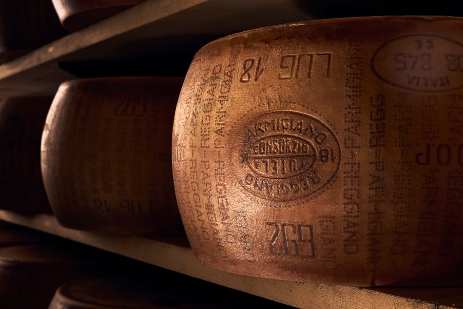 Parmigiano Reggiano: la storia del Re dei formaggi